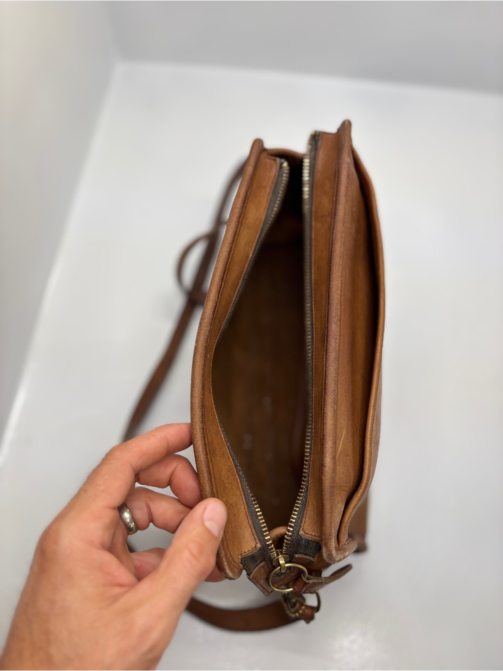 Vintage Coach 701-7336 Brown Leather Crossbody Bag - Picture 12 of 15